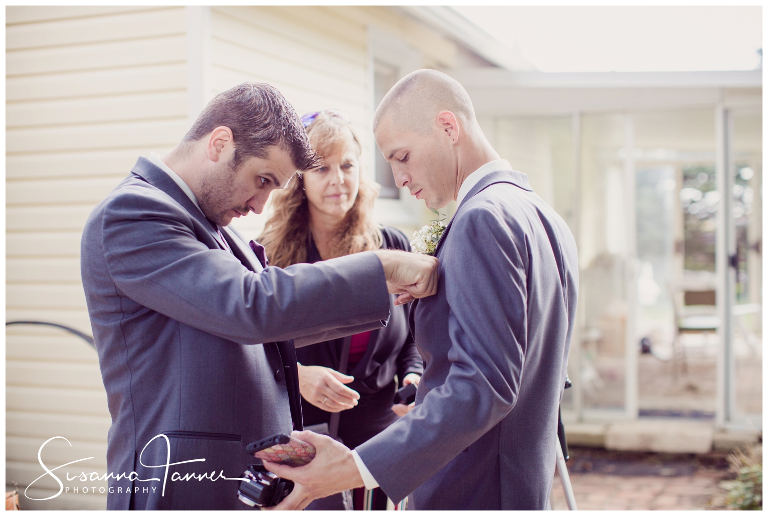 Indianapolis Outdoor Wedding, groomsmen getting ready