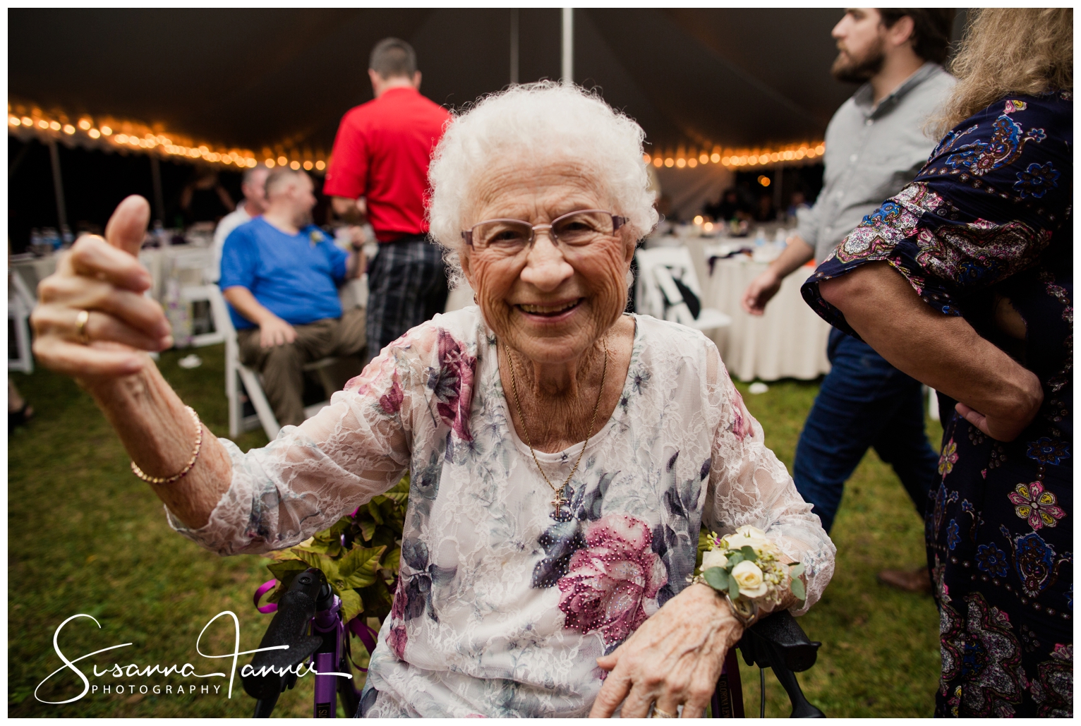 Indianapolis Outdoor Wedding, grandma giving camera thumbs up